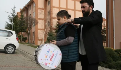Otizmli Ahmet Kaan hayatın ritmini öğretmeniyle yakaladı