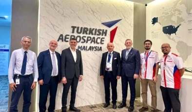 BTSO Başkanı İbrahim Burkay, DSA 2024 Fuarı’ndaki Türk ürünlerini ziyaret etti