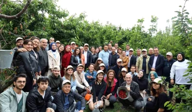 İzmir Kemalpaşa’da Kiraz Hasat Şenliği Düzenlendi