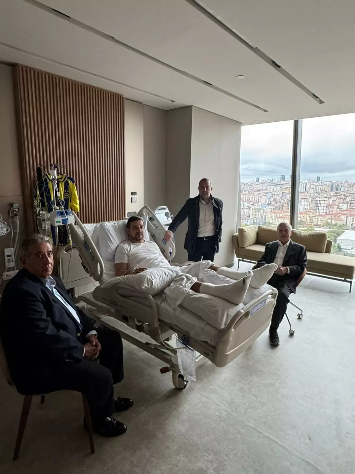 Yıldırım ve Uslu’dan Akın’a Geçmiş Olsun Ziyareti