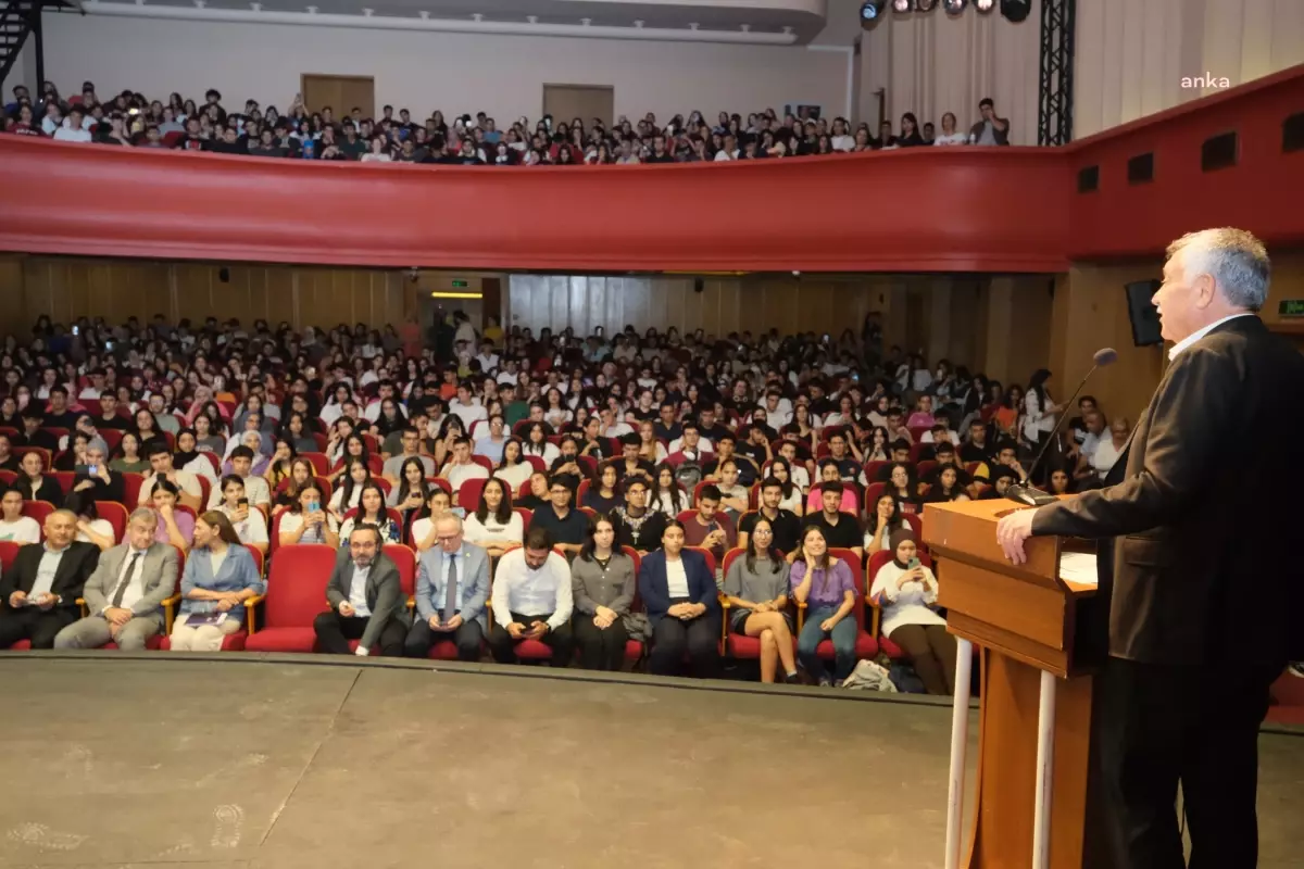 Gençlere Gelecek Eğitimi: Adana’da Motivasyon Semineri Düzenlendi