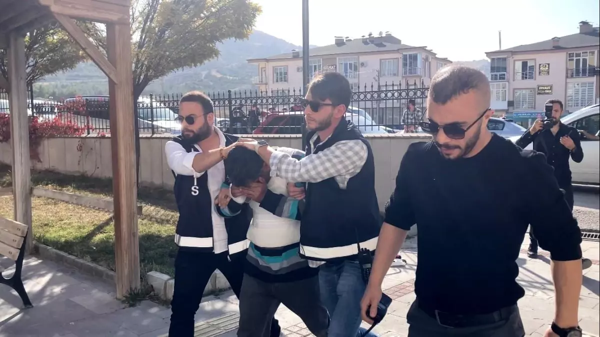 Burdur’da cinayet davasında duruşma ertelendi