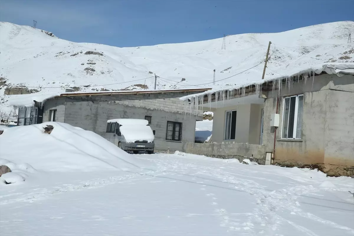 Hakkari’de Soğuk Hava ve Buzlanma