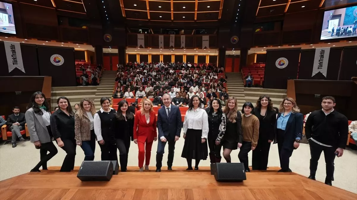 TürkTraktör’den Genç Kadınlara Teknoloji Eğitimi